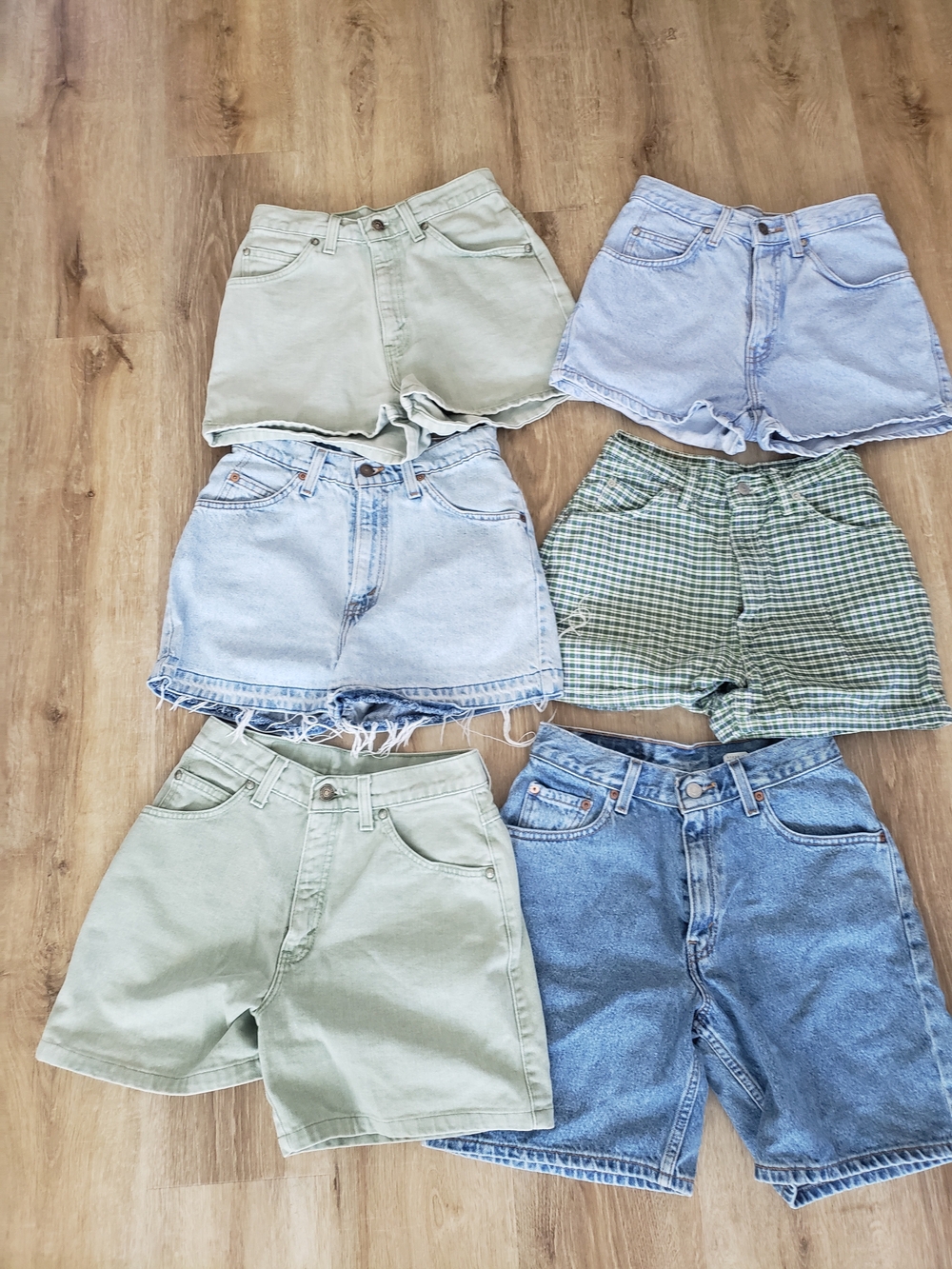 Vintage Levis Shorts Bundle (6 Shorts For $10 Each) - Picture 2 of 2